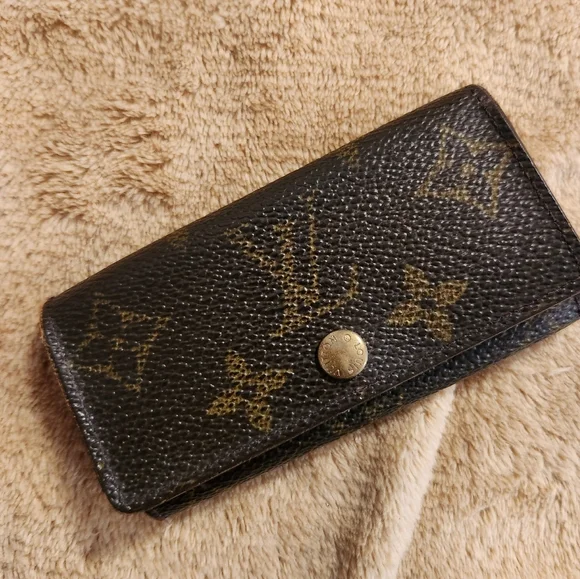 Authentic Louis Vuitton Multicles Key Chain Case Holder Wallet - Picture 2 of 13